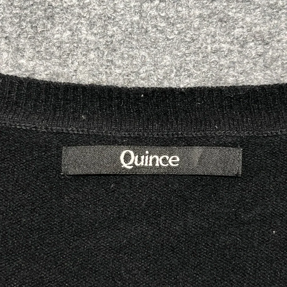 Quince Sweater Womens Medium Black 100% Cashmere V Neck Knit Pullover Top - Picture 9 of 13